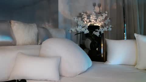 Esther online show from 01-15-25, 04:21