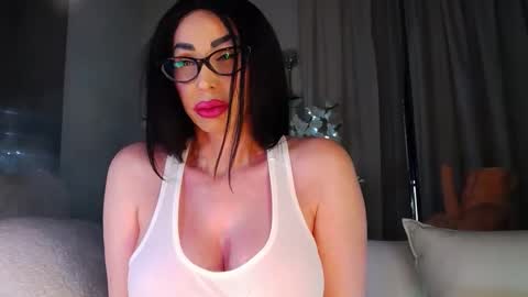 Esther online show from 09-24-25, 09:18