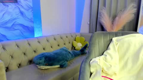 Esme Runn online show from 11-10-25, 03:16