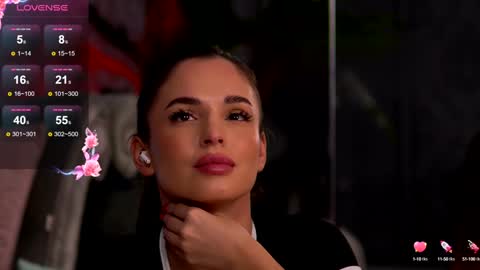 Snapshot of esmeainsley chatting on 01-09-25, 06:38 Raluca  online show from 01-09-25, 06:38