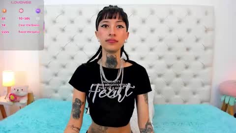 esmeralda  online show from 11-24-25, 04:07