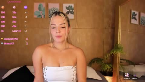 Snapshot of esmeralda__g chatting on 03-12-25, 07:38 Esmeralda G online show from 03-12-25, 07:38