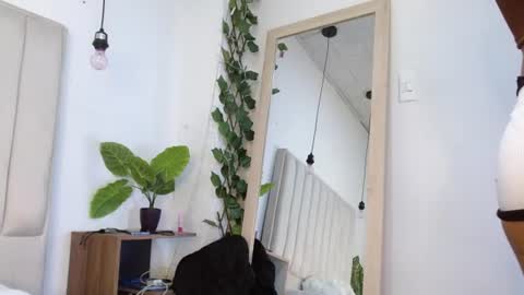Snapshot of esmeralda_as chatting on 06-19-26, 01:59 esmeralda_as online show from 06-19-26, 01:59