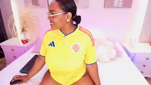 Snapshot of esmeralda_duarte chatting on 06-14-26, 03:30 esmeralda online show from 06-14-26, 03:30