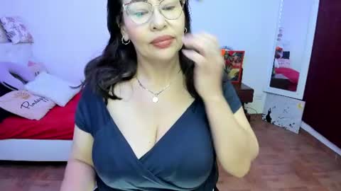 Snapshot of esmeralda_milf1 chatting on 06-24-26, 08:41 esme online show from 06-24-26, 08:41