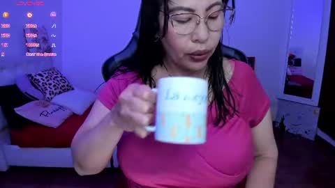 Snapshot of esmeralda_milf1 chatting on 07-05-26, 08:16 esme online show from 07-05-26, 08:16