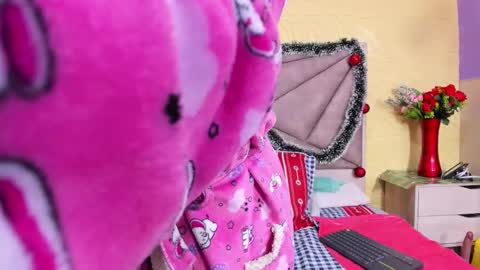 Esmeralda .INDEPENDENT MODEL online Monday to Saturday 3 pm Chicago online show from 12-13-25, 09:09