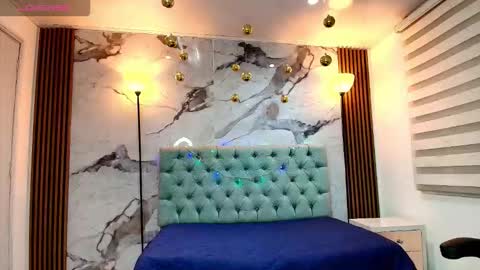 Snapshot of esmeraldachantre chatting on 12-15-25, 11:36 Esmeralda online show from 12-15-25, 11:36