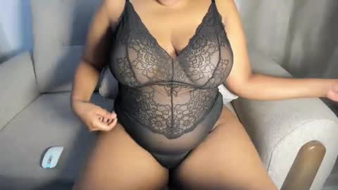 Esme online show from 10-04-25, 11:36