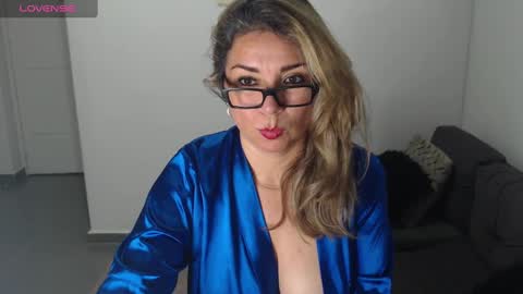 Snapshot of esperanza86_ chatting on 01-03-25, 10:52 Juliana online show from 01-03-25, 10:52