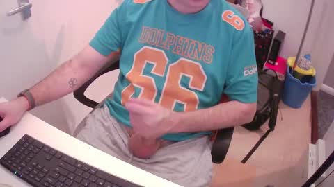 Snapshot of essex_wild chatting on 02-25-25, 09:24 Morph online show from 02-25-25, 09:24