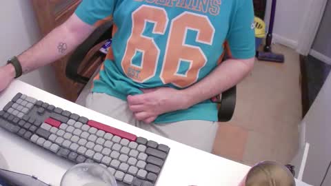 Snapshot of essex_wild chatting on 11-23-25, 08:52 Morph online show from 11-23-25, 08:52