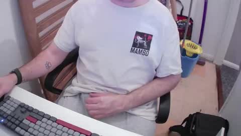 Snapshot of essex_wild chatting on 12-21-25, 08:38 Morph online show from 12-21-25, 08:38