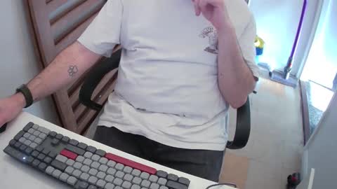 Snapshot of essex_wild chatting on 01-19-26, 01:26 Morph online show from 01-19-26, 01:26