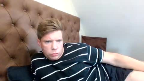 Snapshot of essexlad2022 chatting on 06-15-26, 02:52 essexlad2022 online show from 06-15-26, 02:52