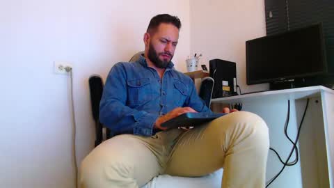 esteban online show from 04-08-26, 03:23