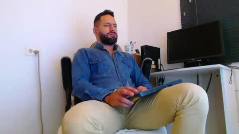 esteban online show from 04-13-26, 01:38