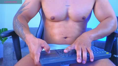 ESTEBAN online show from 04-11-26, 02:16