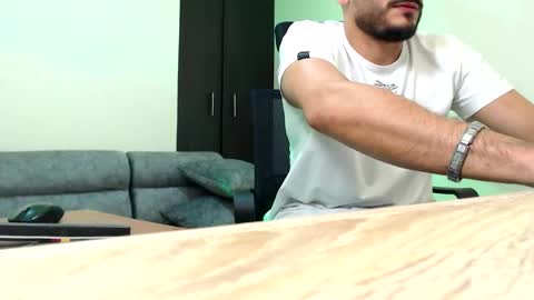 Esteban Fernandez online show from 11-18-25, 07:07