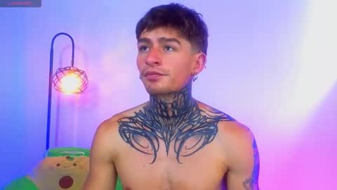 Esteban independent model online show from 10-15-25, 07:25