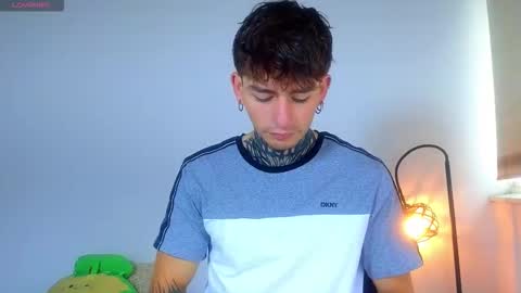 Esteban independent model online show from 10-24-25, 01:51