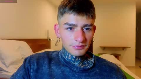 Esteban independent model online show from 05-10-26, 02:39