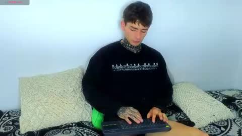 Esteban independent model online show from 07-16-26, 05:19