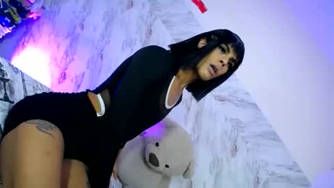 Snapshot of estefani_robles chatting on 04-24-26, 11:29 estefani robles online show from 04-24-26, 11:29