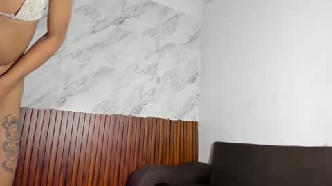 Snapshot of estefani_robles chatting on 05-29-26, 10:08 estefani robles online show from 05-29-26, 10:08
