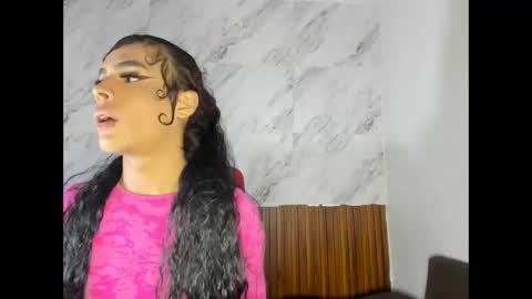 Snapshot of estefani_robles chatting on 06-09-26, 11:27 estefani robles online show from 06-09-26, 11:27