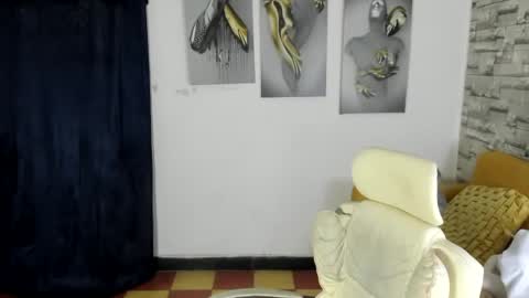 Snapshot of estefani_robles chatting on 07-03-26, 02:29 estefani robles online show from 07-03-26, 02:29