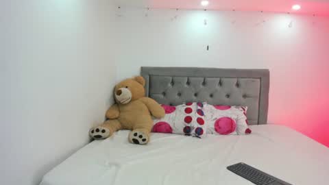 estehefany_gil online show from 02-26-26, 03:05