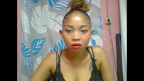 estelah20 online show from 02-01-26, 05:39