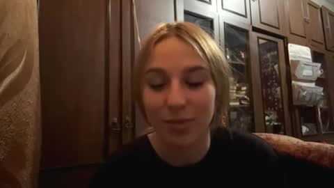 Snapshot of estelaroda chatting on 02-11-26, 07:19 Rina online show from 02-11-26, 07:19