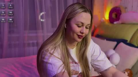 Snapshot of estella_elwood chatting on 04-27-26, 05:33 Estella online show from 04-27-26, 05:33