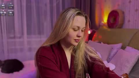 Snapshot of estella_elwood chatting on 05-11-26, 04:59 Estella online show from 05-11-26, 04:59