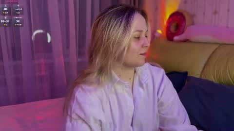 Snapshot of estella_elwood chatting on 06-28-26, 05:30 Estella online show from 06-28-26, 05:30