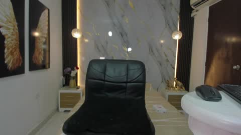 Estephany online show from 12-17-24, 12:45