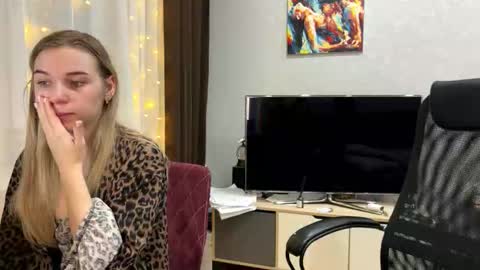 Ester online show from 02-04-26, 06:47