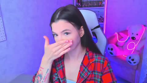 Snapshot of estercollins chatting on 12-25-24, 03:40 Ester online show from 12-25-24, 03:40