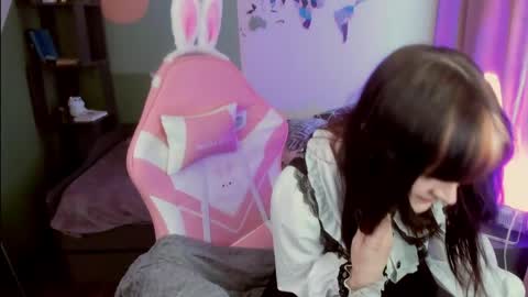 Ester  online show from 05-23-26, 04:11