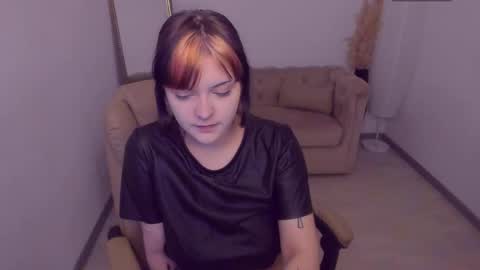 Ester  online show from 05-28-26, 04:15