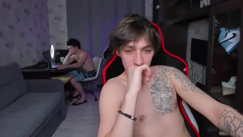 LOUIS online show from 03-01-25, 01:43