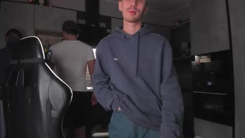 LOUIS online show from 12-20-25, 07:32