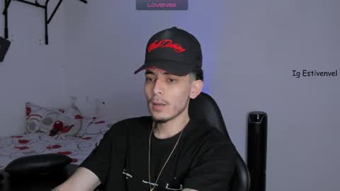 estivenvel online show from 10-24-25, 02:13