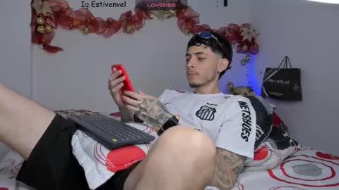 estivenvel online show from 11-24-25, 03:56