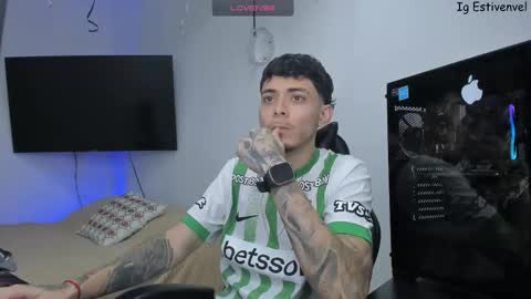 estivenvel online show from 02-15-26, 03:09