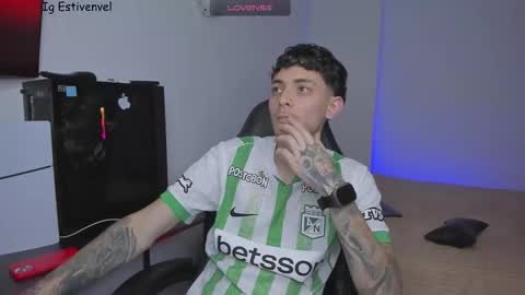 Snapshot of estivenvel chatting on 03-05-26, 12:39 estivenvel online show from 03-05-26, 12:39