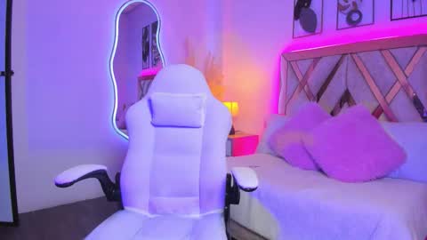 Estrella  online show from 02-05-26, 01:38