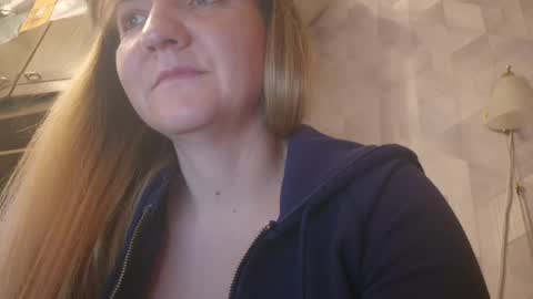 Snapshot of estrellawalters chatting on 04-21-26, 08:42 estrellawalters online show from 04-21-26, 08:42